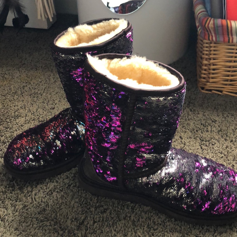 UGG Reversible purple/sequin booties